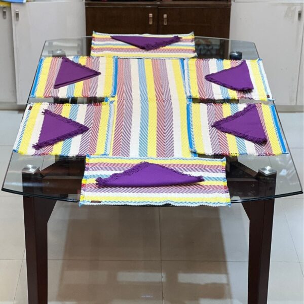 exclusive table runner 3.2