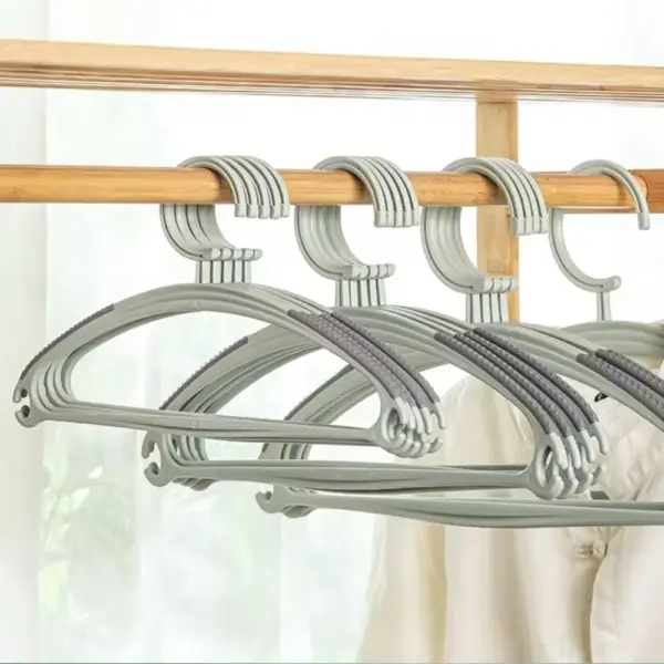hanger with non slip grip