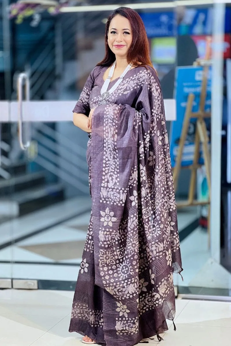 mom batik saree