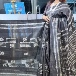 mom batik saree 12